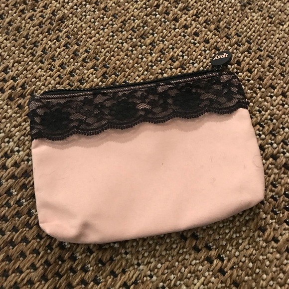 ipsy Handbags - Cute Ipsy makeup lace purse hot!!!!